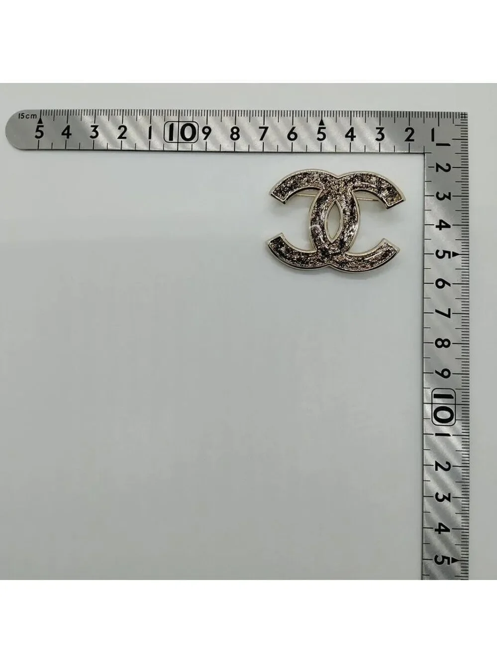 Chanel Brooch Pin Gold Black B24 B 597-050925